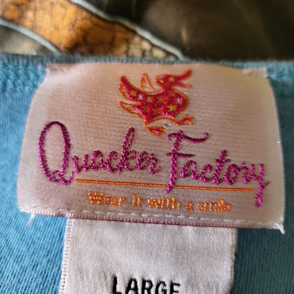 Quacker Factory Women's Embellished Lobsters & Crabs Shirt Size Large Light Blue - Picture 6 of 8